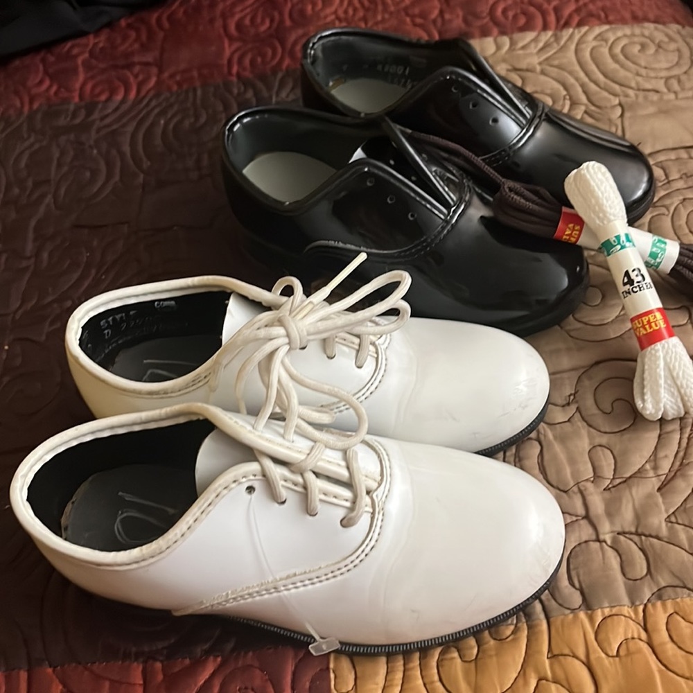 Bundles /Kids small Boy Shoes/ After six plus laces - Picture 2 of 2
